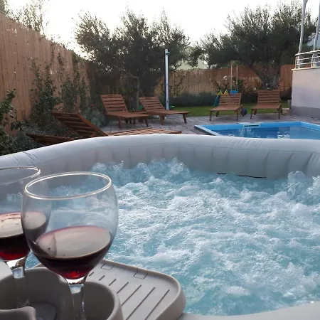 Family Friendly House With A Swimming Pool Kastel Stari, - 15531 Дом отдыха