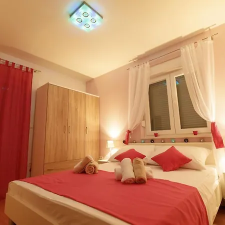 Family Friendly House With A Swimming Pool Kastel Stari, - 15531 *