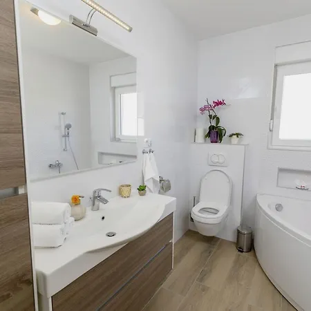 Дом отдыха Family Friendly House With A Swimming Pool Kastel Stari, - 15531 *