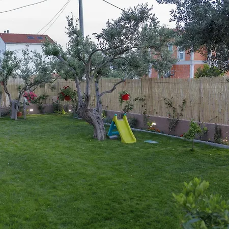 Family Friendly House With A Swimming Pool Kastel Stari, - 15531