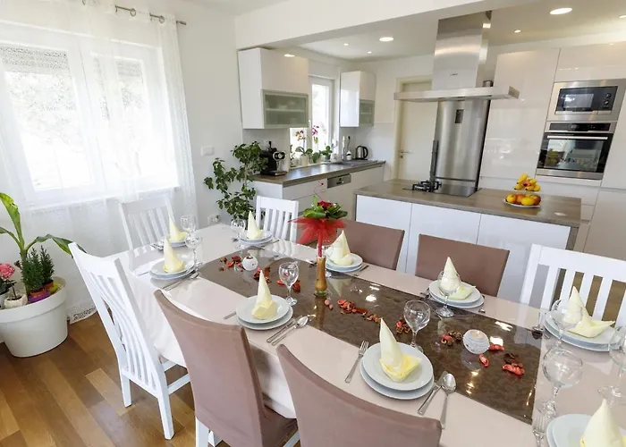 Family Friendly House With A Swimming Pool Kastel Stari, - 15531