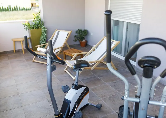 بيت للعطل Family Friendly House With A Swimming Pool Kastel Stari, - 15531 *