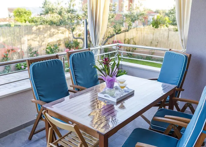 بيت للعطل Family Friendly House With A Swimming Pool Kastel Stari, - 15531