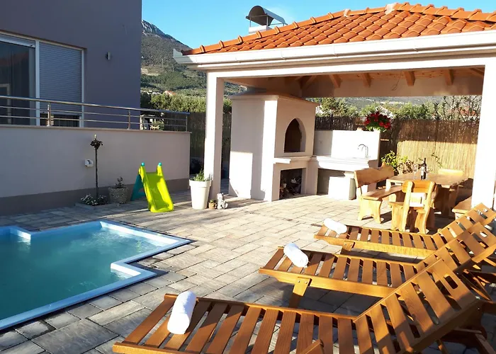 بيت للعطل Family Friendly House With A Swimming Pool Kastel Stari, - 15531